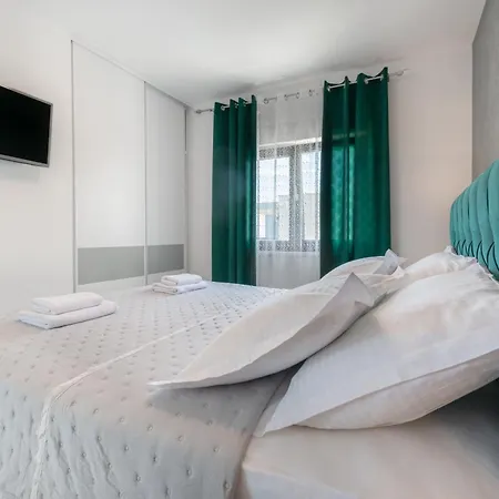 Lux Penthouse Panoramic View With Jacuzzi * Makarska