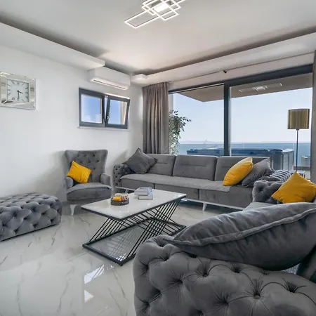 Lux Penthouse Panoramic View With Jacuzzi Apartman