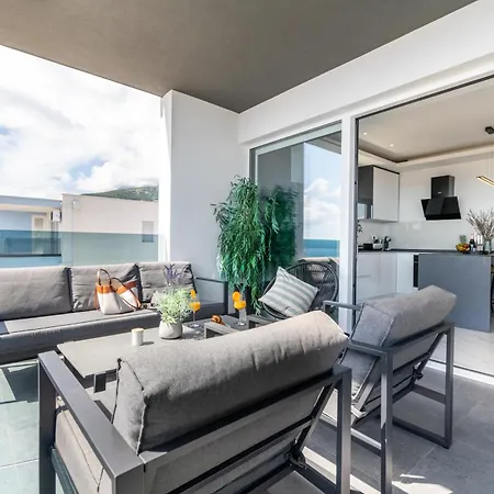 Lux Penthouse Panoramic View With Jacuzzi Makarska