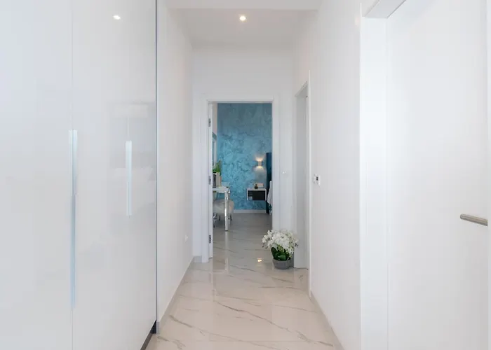 Апартаменти Lux Penthouse Panoramic View With Jacuzzi *