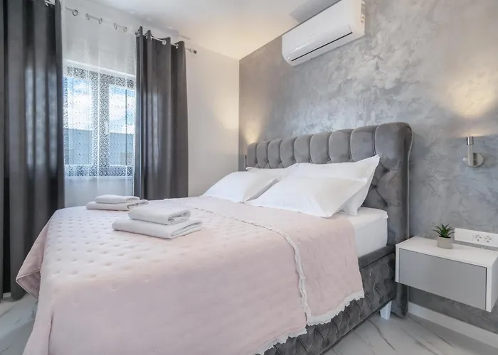 Апартаменти Lux Penthouse Panoramic View With Jacuzzi *