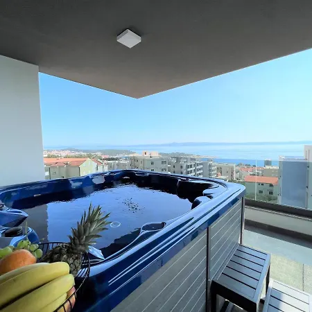 Lux Penthouse Panoramic View With Jacuzzi Apartmán