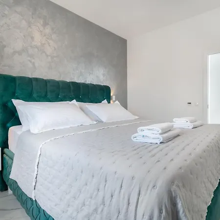 Апартаменты Lux Penthouse Panoramic View With Jacuzzi