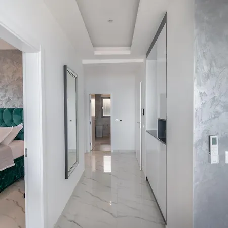 Lux Penthouse Panoramic View With Jacuzzi Apartmán