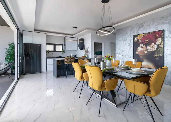 Lux Penthouse Panoramic View With Jacuzzi *