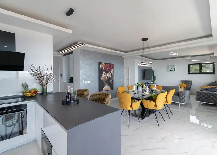 Lux Penthouse Panoramic View With Jacuzzi Apartament Makarska