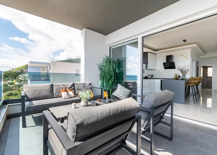 Lux Penthouse Panoramic View With Jacuzzi Μακάρσκα