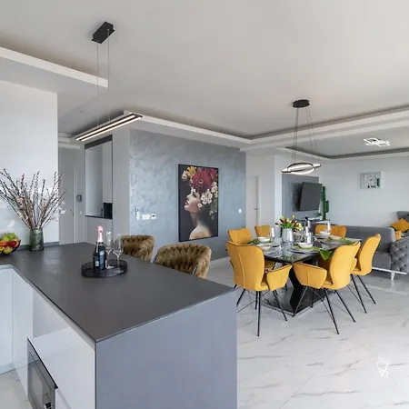 Lux Penthouse Panoramic View With Jacuzzi דירה מאקרסקה