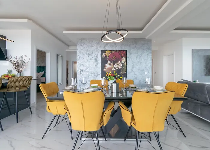 Lux Penthouse Panoramic View With Jacuzzi * מאקרסקה