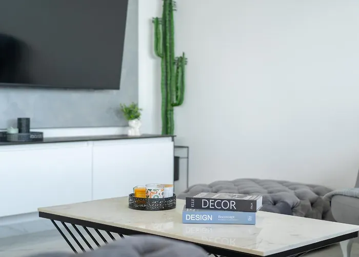 Lux Penthouse Panoramic View With Jacuzzi * מאקרסקה